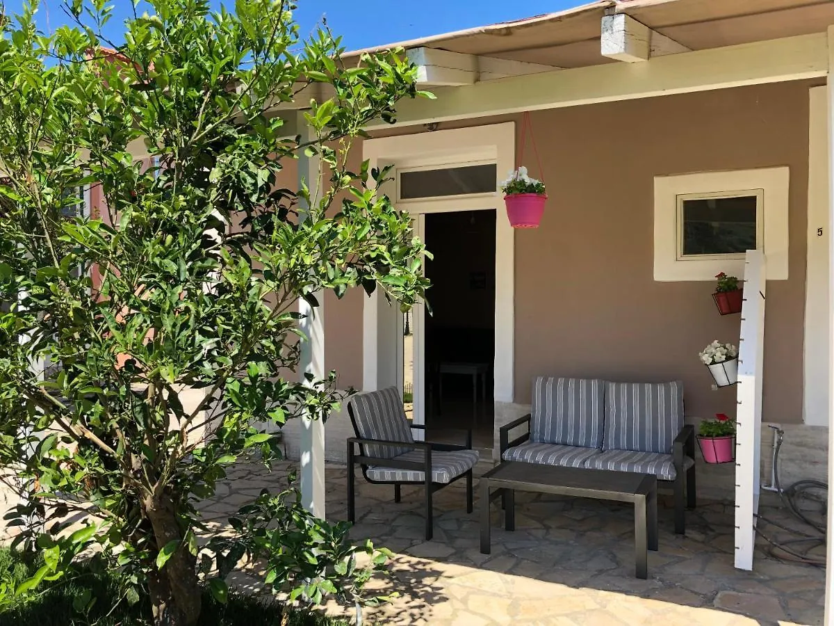Petros Rooms & Apartments Lixouri